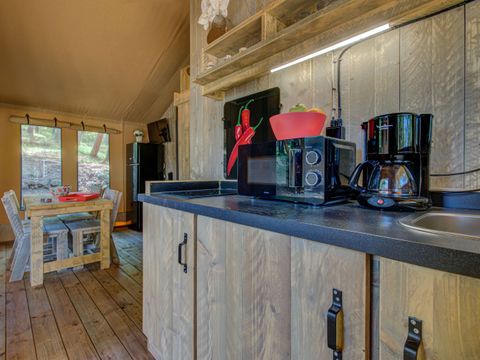 CANVAS AND WOOD TENT 6 people - PREMIUM LODGE WOOD and ROOF