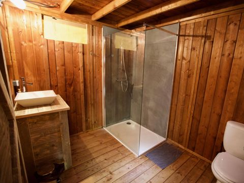 LODGE 6 personnes - Lodge Prairie 30m² + 15m² en mezzanine - 2 chambres - spa-cuisine - salle d'eau