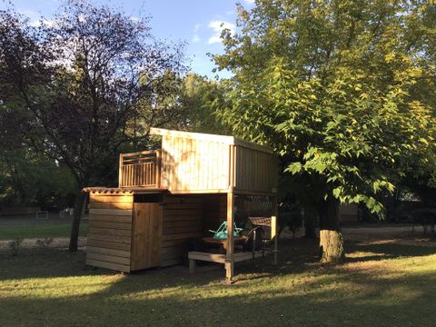 MOBILHOME 2 personnes - Cabane Etoilée - avec WC et lave-mains - micro cuisine sans eau - sans douche