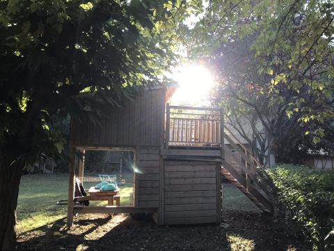 MOBILHOME 2 personnes - Cabane Etoilée - avec WC et lave-mains - micro cuisine sans eau - sans douche