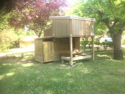 MOBILHOME 2 personnes - Cabane Etoilée - avec WC et lave-mains - micro cuisine sans eau - sans douche