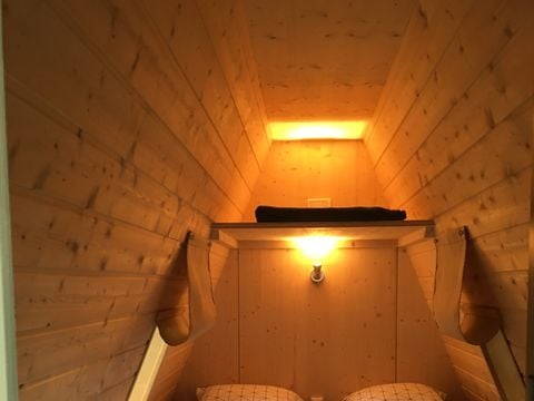 CHALET 2 personnes - Cabane perchée source - sans douche - avec wc et cuisine