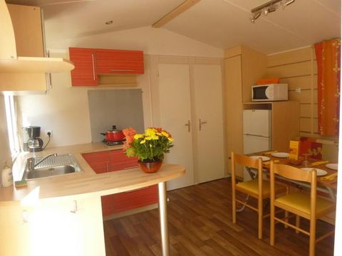 MOBILE HOME 6 people - Mobile-home 27,5m² Standard (2bed - 4/6pers.) + Air conditioning + Outdoor straw hut