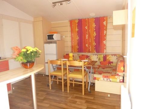 MOBILE HOME 6 people - Mobile-home 27,5m² Standard (2bed - 4/6pers.) + Air conditioning + Outdoor straw hut