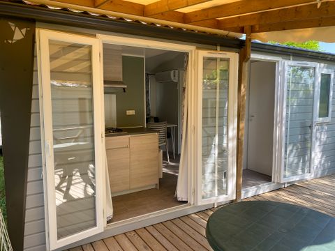 MOBILHOME 4 personnes - 2 chambres avec climatisation Nesasio