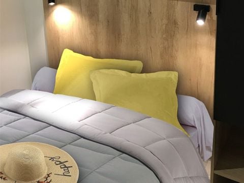 MOBILHOME 6 personnes - Premium | 3 Ch. | 6 Pers. | Terrasse surélevée | Clim. | TV