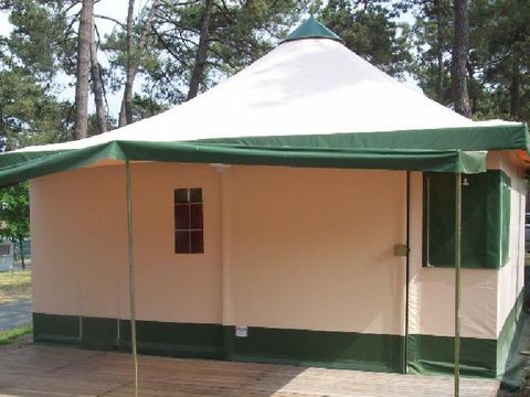 CANVAS BUNGALOW 4 people - PAGAN TENT 25 M2 WITH SANITARY FACILITIES, ECONOMY RANGE