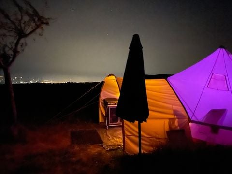 TENTE 4 personnes - Tipi équipée