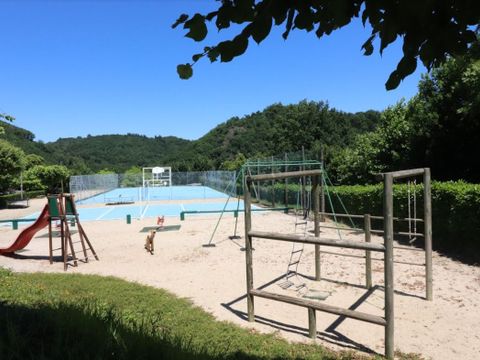 Camping Paradis - Village De Vacances La Gineste - Camping Cantal - Image N°11