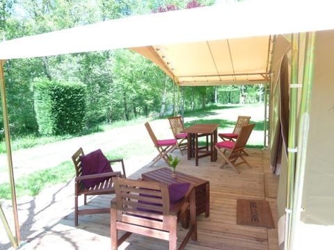 CANVAS AND WOOD TENT 4 people - LODGE VIVARAIS by the river (without sanitary facilities)