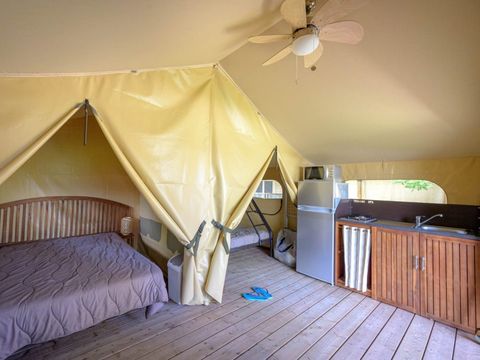 CANVAS AND WOOD TENT 5 people - LODGE BALI CONFORT Without sanitary facilities