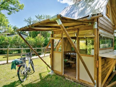 CANVAS AND WOOD TENT 2 people - BIVOUAC PERCHE CYCLO Without sanitary facilities