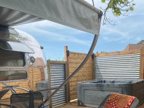 CARAVAN 2 people - AMERICAN AIRSTREAM with Spa