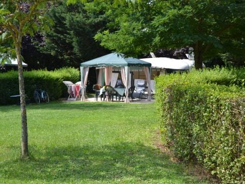 Flower Camping Le Château - Camping Drome - Image N°13