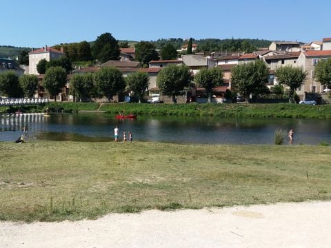 Aire Naturelle de Camping Les Cerisiers - Camping Loire - Image N°27