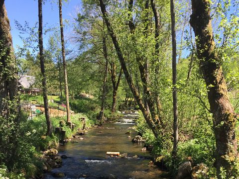 Camping La Vallée - Camping Puy-de-Dôme - Image N°5