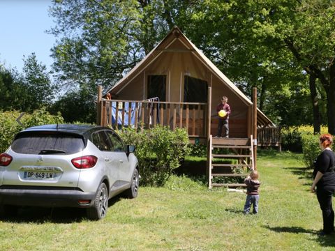 TENTE TOILE ET BOIS 5 personnes - (sans sanitaires)