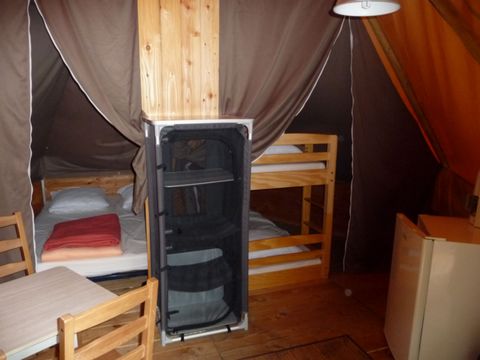 UNUSUAL ACCOMMODATION 4 people - (without sanitary facilities)