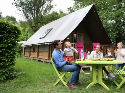 CANVAS AND WOOD TENT 6 people - 4 season lodge