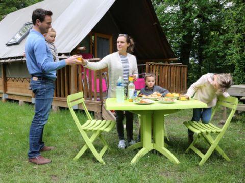 CANVAS AND WOOD TENT 6 people - 4 season lodge