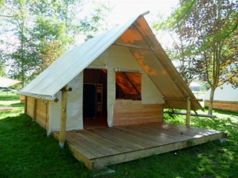 CANVAS AND WOOD TENT 2 people - (without sanitary facilities)