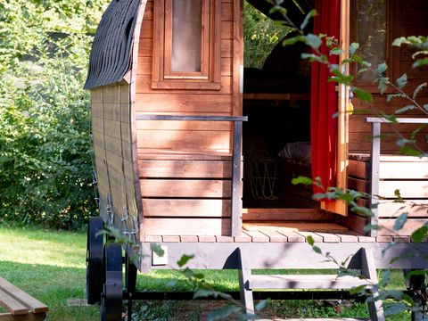 HÉBERGEMENT INSOLITE 4 personnes - Roulottes du Val de Saône 