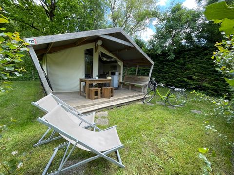 CANVAS AND WOOD TENT 4 people - Ecolodge Toile & Bois 30m² (2 bedrooms - sleeps 4) including covered terrace 8m² - Without sanitary facilities