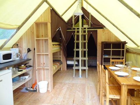 TENT 7 people - LODGE 6/7 pers INSOLITE 3 rooms without bathroom