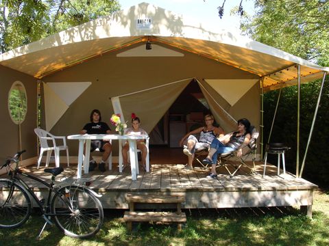 TENT 5 people - STANDARD TRAPPER'S LODGE without sanitary facilities