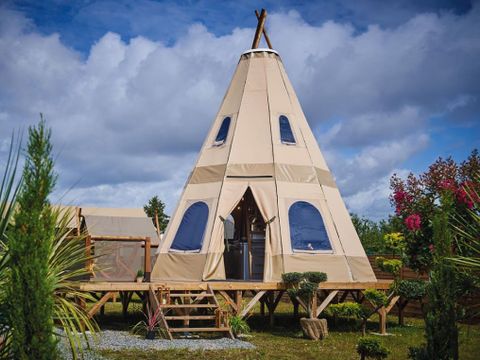 HÉBERGEMENT INSOLITE 4 personnes - TIPI 4 PERS- 2 chambres