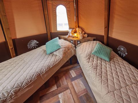 HÉBERGEMENT INSOLITE 4 personnes - TIPI 4 PERS- 2 chambres