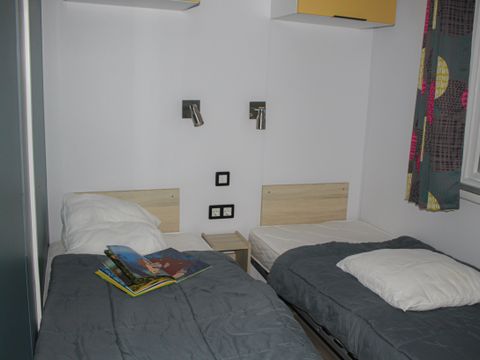 MOBILHOME 4 personnes - Supérieur - 2 chambres - arrivées du mercredi