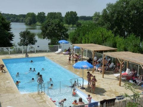 Camping Les Coteaux du Lac - Camping Indre-et-Loire