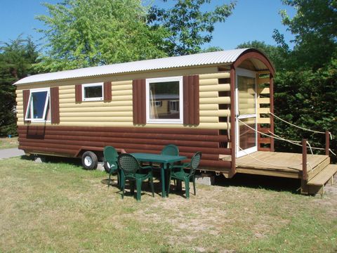 UNUSUAL ACCOMMODATION 4 people - 4 person caravan