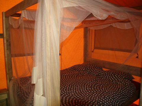 CANVAS AND WOOD TENT 5 people - SAFARI WOODY (without sanitary facilities)