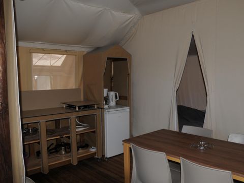 TENT 5 people - LODGE BELLE-ILE CONFORT without sanitary facilities