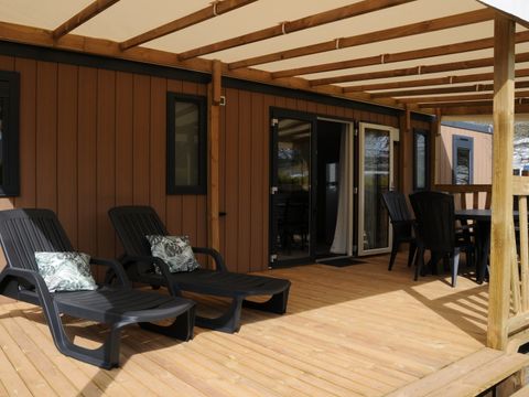 MOBILHOME 8 personnes - Golfe PREMIUM 40m² (4 ch - 8 personnes) + Terrasse couverte + TV + 2 SDB + lave vaisselle