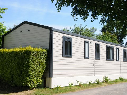 MOBILHOME 8 personnes - Golfe PREMIUM 40m² (4 ch - 8 personnes) + Terrasse couverte + TV + 2 SDB + lave vaisselle