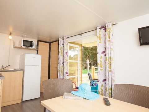 MOBILE HOME 6 people - CLASSIC 33-2-2 - max. 4 adults - TV, 2 bedrooms - 2 shower rooms, approx. 33m²