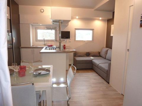 MOBILHOME 5 personnes - CONFORT 35-2-2 (Mobil-home Taos) - TV, 2 ch + 2 sdb (lits superposés), env 35m² - MAX 4 ADULTES /