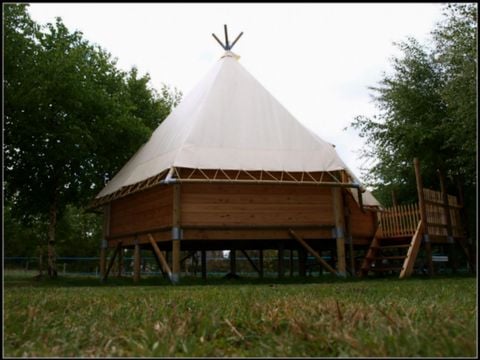 CANVAS AND WOOD TENT 4 people - Comfort Tipi