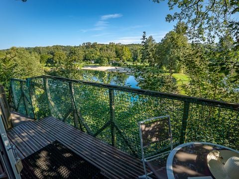 UNUSUAL ACCOMMODATION 4 people - Robin Hood Hanging Cabin