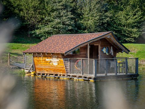 UNUSUAL ACCOMMODATION 4 people - Ariel Floating Cabin