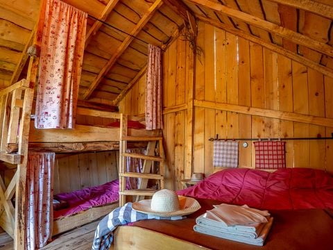 UNUSUAL ACCOMMODATION 4 people - Gretel cabin