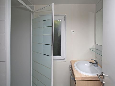 MOBILHOME 2 personnes - 1 chambre avec terrasse