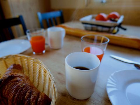 HÉBERGEMENT INSOLITE 4 personnes - Roulotte 2chambres vue mer