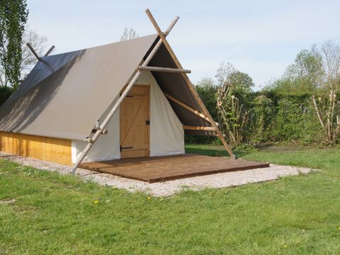 UNUSUAL ACCOMMODATION 4 people - Tipis 4 persons