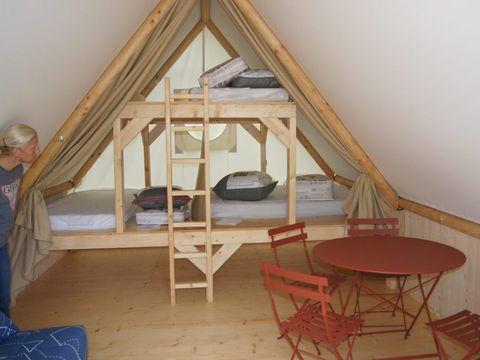 UNUSUAL ACCOMMODATION 4 people - Tipis 4 persons