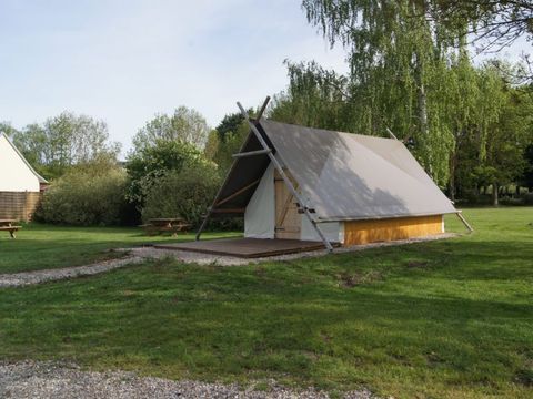 UNUSUAL ACCOMMODATION 4 people - Tipis 4 persons