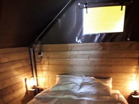 TENTE TOILE ET BOIS 4 personnes - ECOLODGE TOILE DE SAVEL (SANS SANITAIRES)